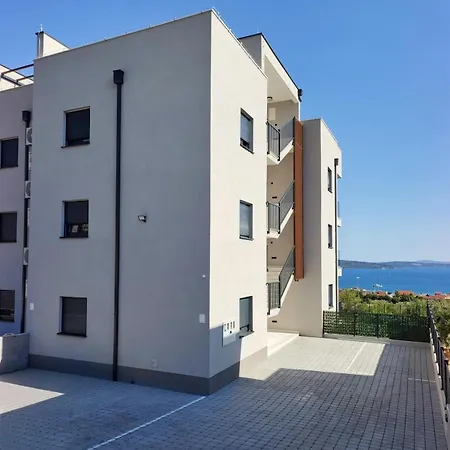 D&m Delux 3 Daire Kastela