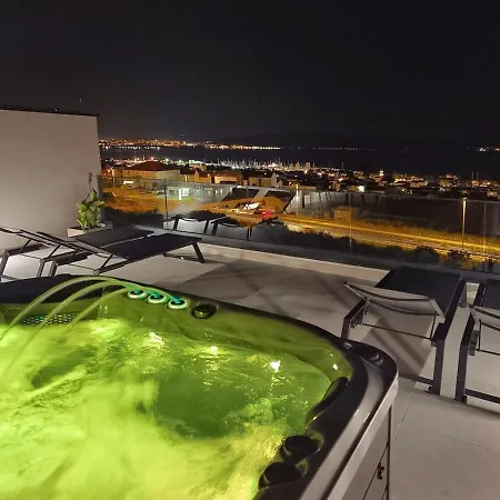 D&m Delux 3 * Kaštela
